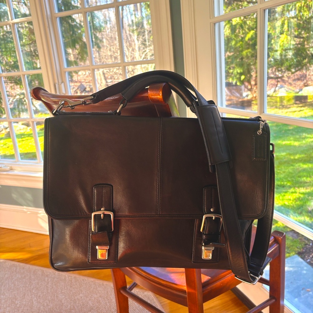 Vintage Coach Y2K 5310 Thompson Messenger/Laptop Bag- Excellent Condition!